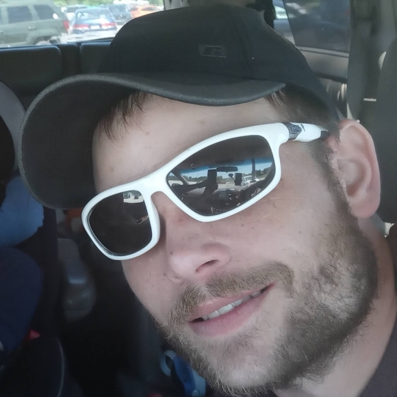 Meet your Posher, Aaron - Picture 1 of 1